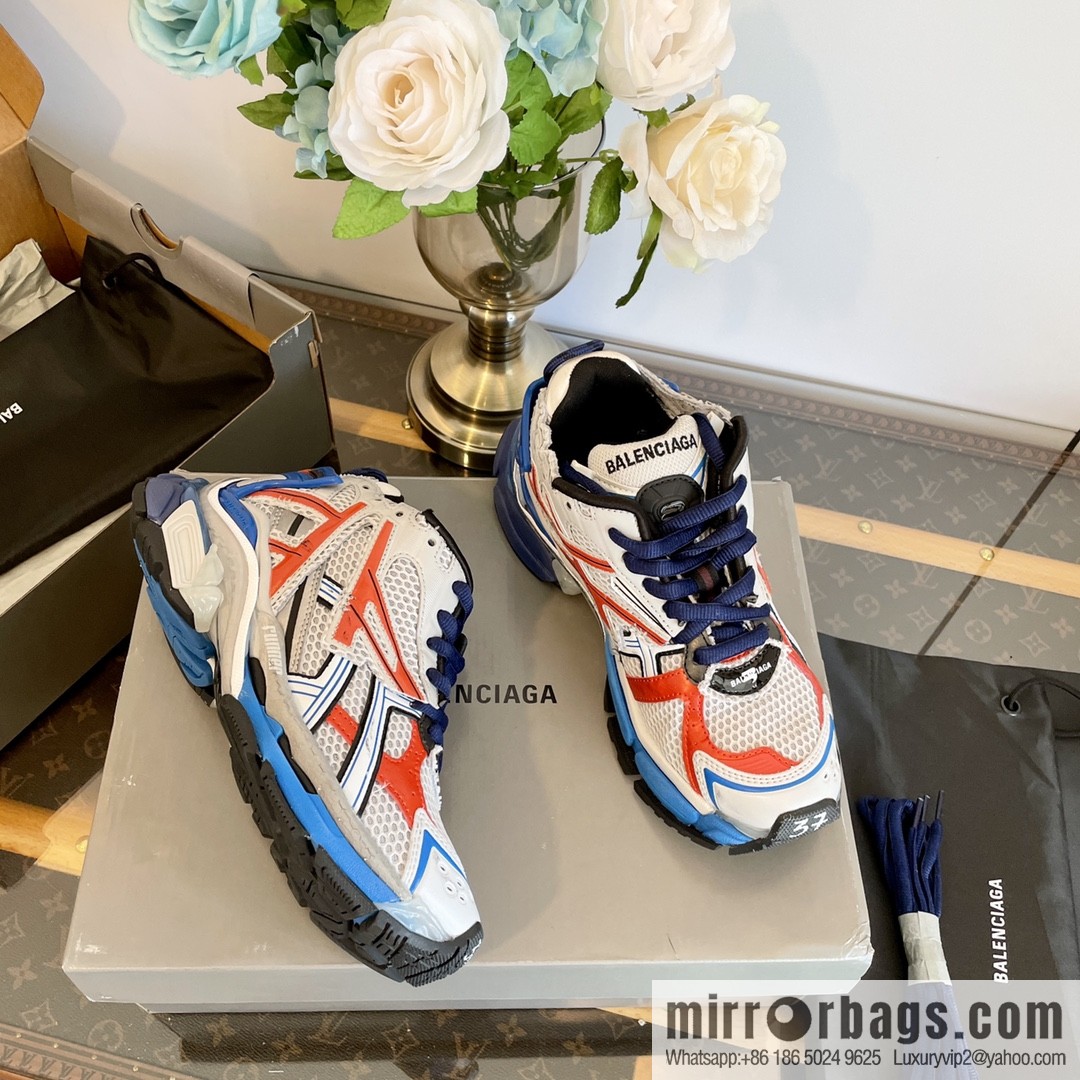 𝐁𝐚𝐥𝐞𝐧𝐜𝐢𝐚𝐠𝐚 𝐑𝐮𝐧𝐧𝐞𝐫| seven generations. Vintage do old dad sneakers