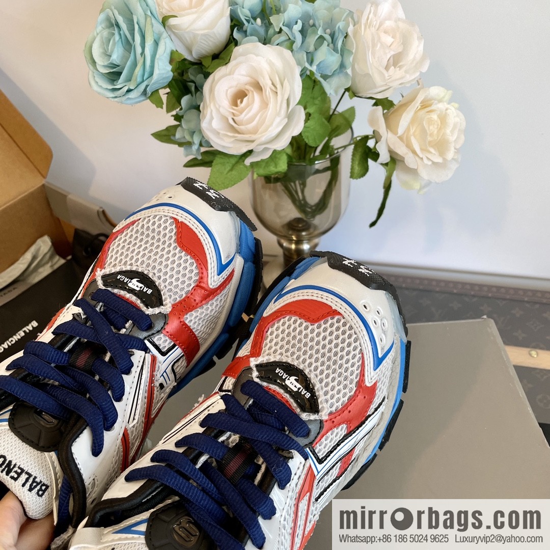 𝐁𝐚𝐥𝐞𝐧𝐜𝐢𝐚𝐠𝐚 𝐑𝐮𝐧𝐧𝐞𝐫| seven generations. Vintage do old dad sneakers