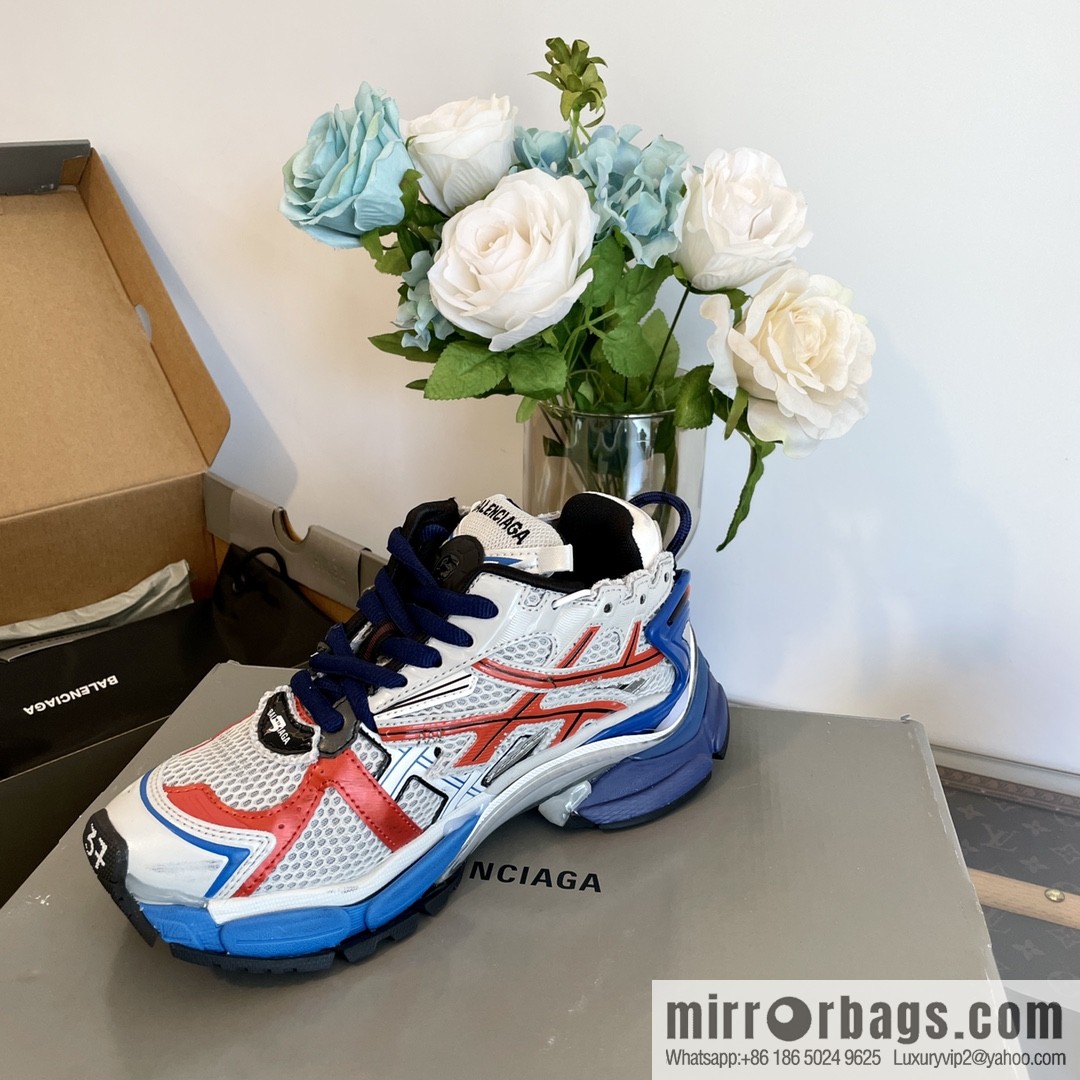 𝐁𝐚𝐥𝐞𝐧𝐜𝐢𝐚𝐠𝐚 𝐑𝐮𝐧𝐧𝐞𝐫| seven generations. Vintage do old dad sneakers