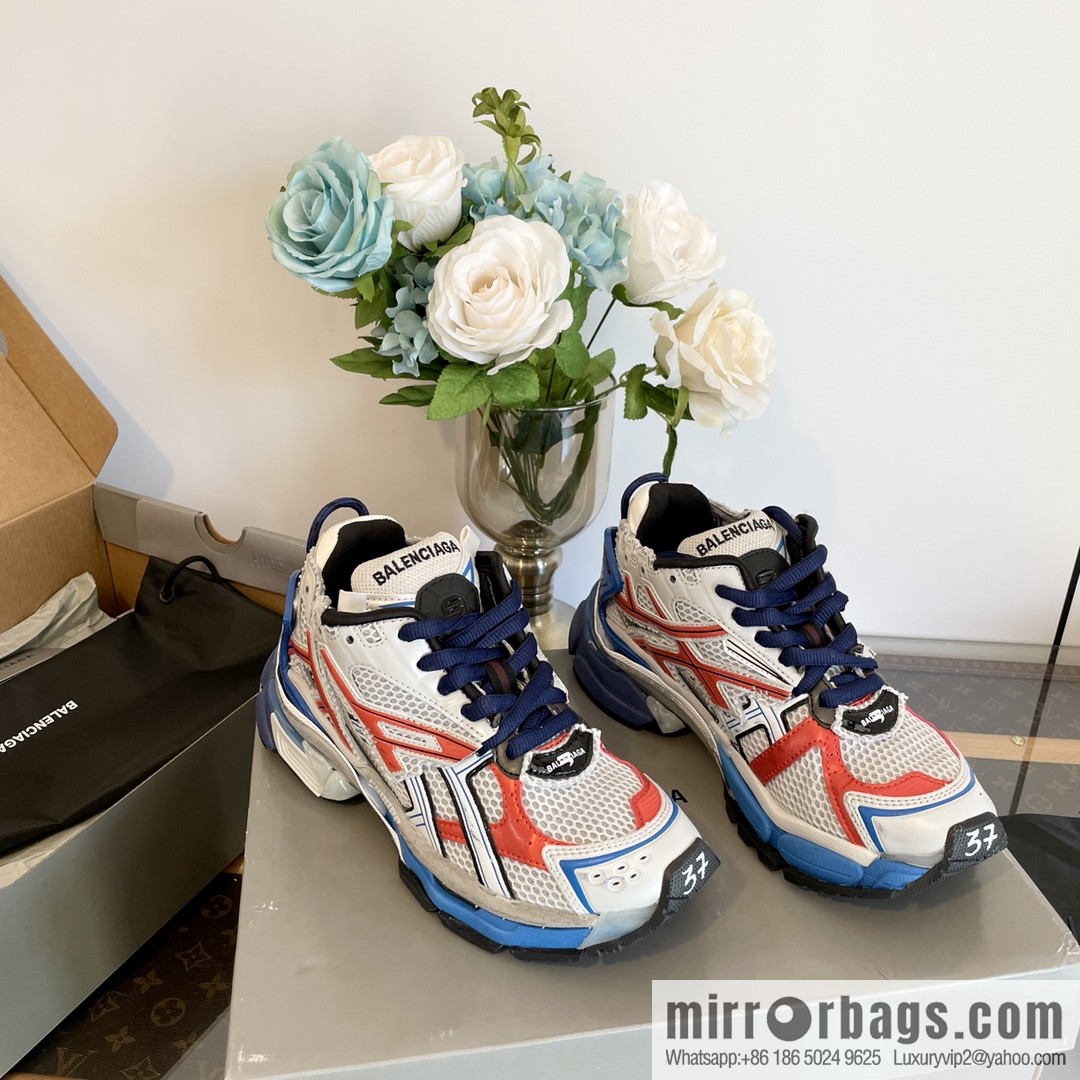 𝐁𝐚𝐥𝐞𝐧𝐜𝐢𝐚𝐠𝐚 𝐑𝐮𝐧𝐧𝐞𝐫| seven generations. Vintage do old dad sneakers