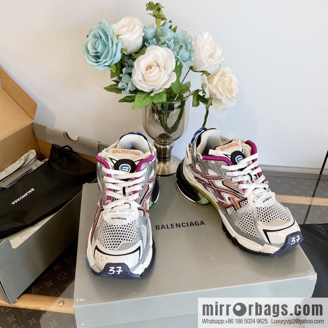 𝐁𝐚𝐥𝐞𝐧𝐜𝐢𝐚𝐠𝐚 𝐑𝐮𝐧𝐧𝐞𝐫| seven generations. Vintage do old dad sneakers