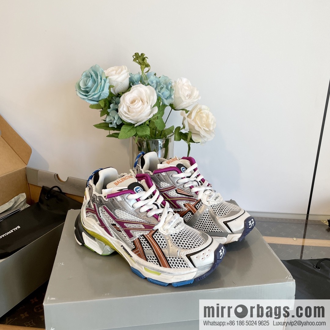 𝐁𝐚𝐥𝐞𝐧𝐜𝐢𝐚𝐠𝐚 𝐑𝐮𝐧𝐧𝐞𝐫| seven generations. Vintage do old dad sneakers
