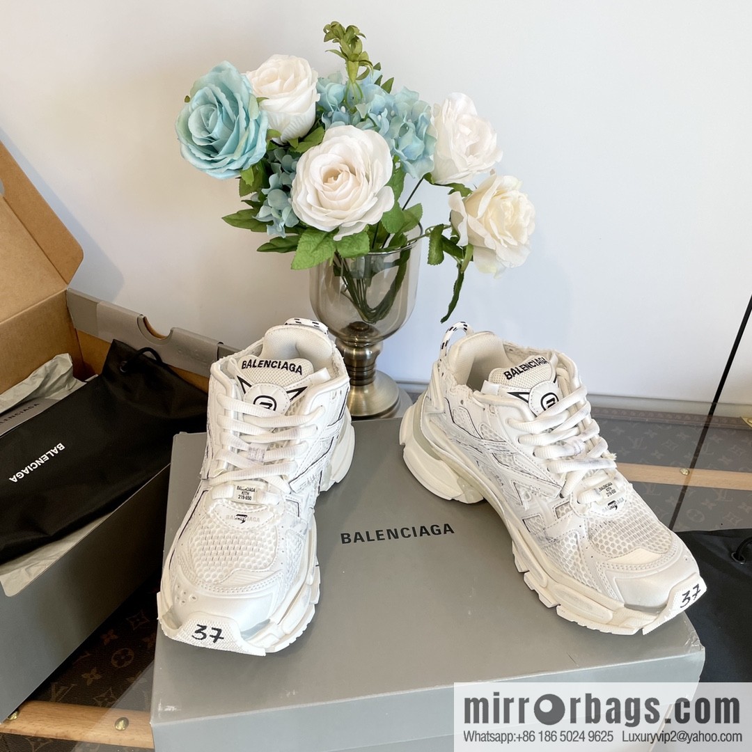 𝐁𝐚𝐥𝐞𝐧𝐜𝐢𝐚𝐠𝐚 𝐑𝐮𝐧𝐧𝐞𝐫| seven generations. Vintage do old dad sneakers