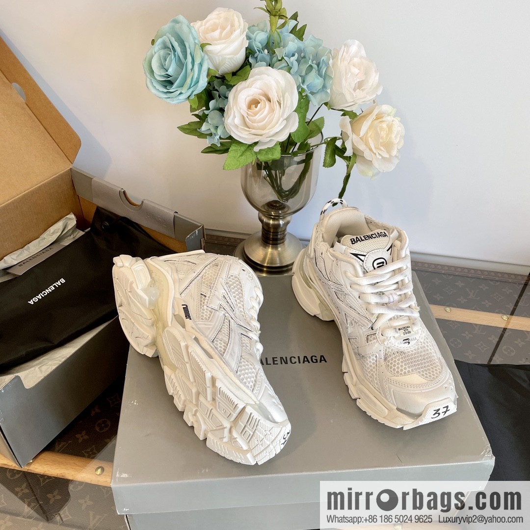 𝐁𝐚𝐥𝐞𝐧𝐜𝐢𝐚𝐠𝐚 𝐑𝐮𝐧𝐧𝐞𝐫| seven generations. Vintage do old dad sneakers