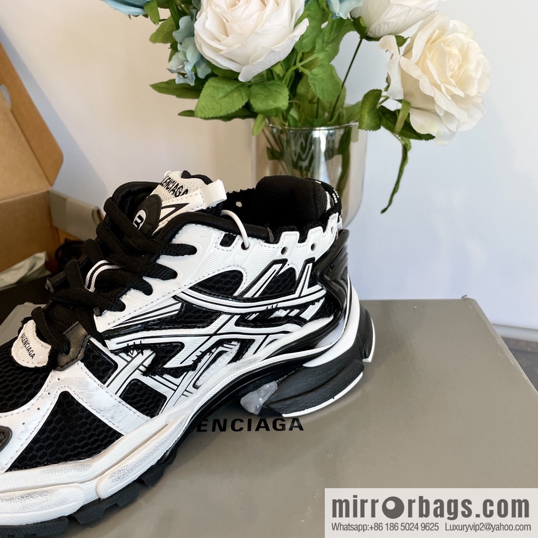 𝐁𝐚𝐥𝐞𝐧𝐜𝐢𝐚𝐠𝐚 𝐑𝐮𝐧𝐧𝐞𝐫| seven generations. Vintage do old dad sneakers