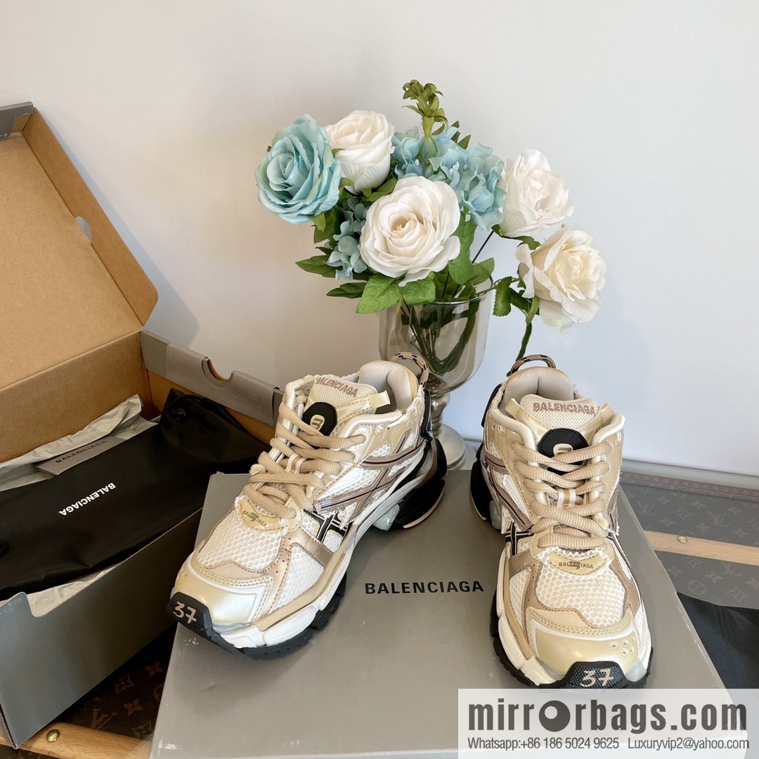 𝐁𝐚𝐥𝐞𝐧𝐜𝐢𝐚𝐠𝐚 𝐑𝐮𝐧𝐧𝐞𝐫| seven generations. Vintage do old dad sneakers