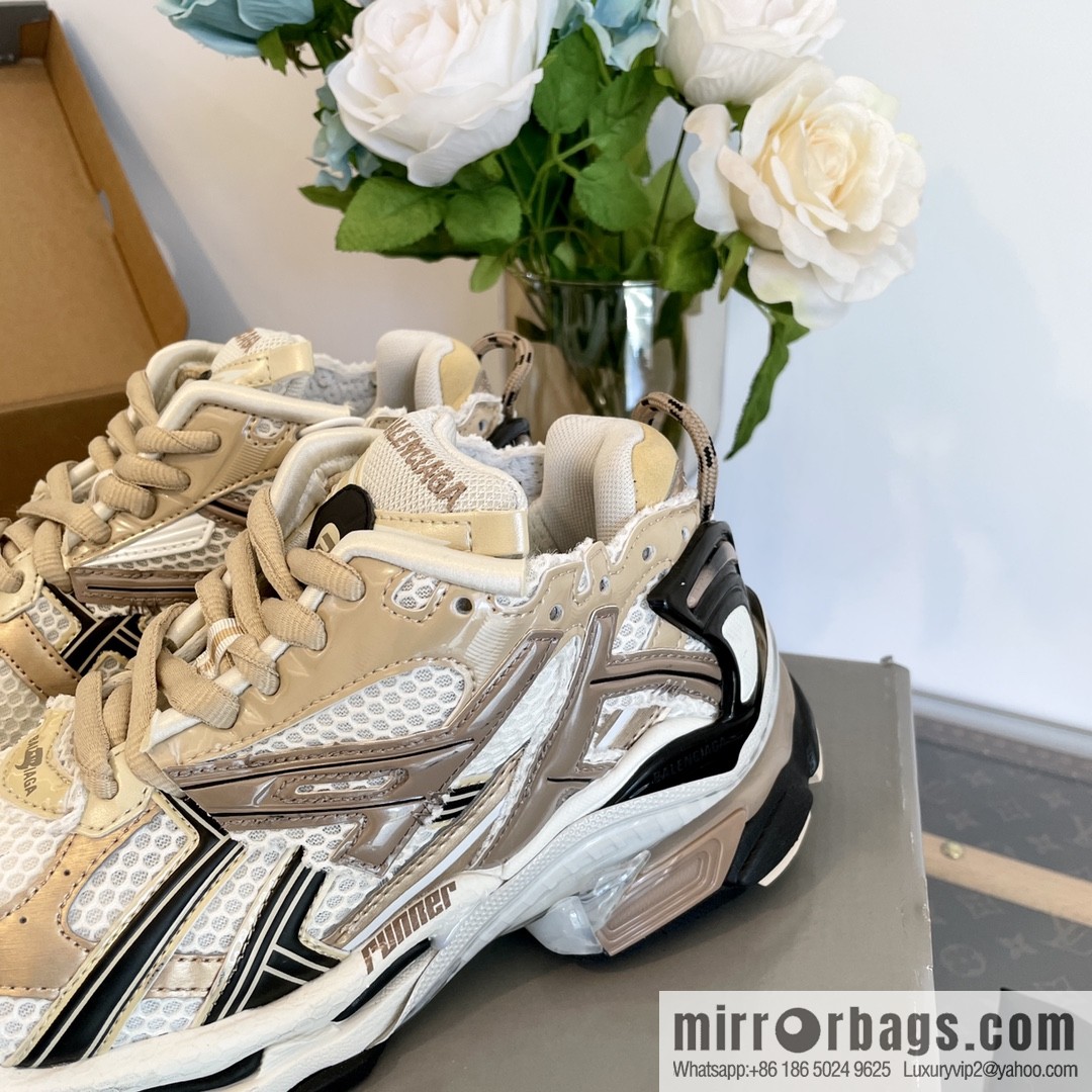 𝐁𝐚𝐥𝐞𝐧𝐜𝐢𝐚𝐠𝐚 𝐑𝐮𝐧𝐧𝐞𝐫| seven generations. Vintage do old dad sneakers
