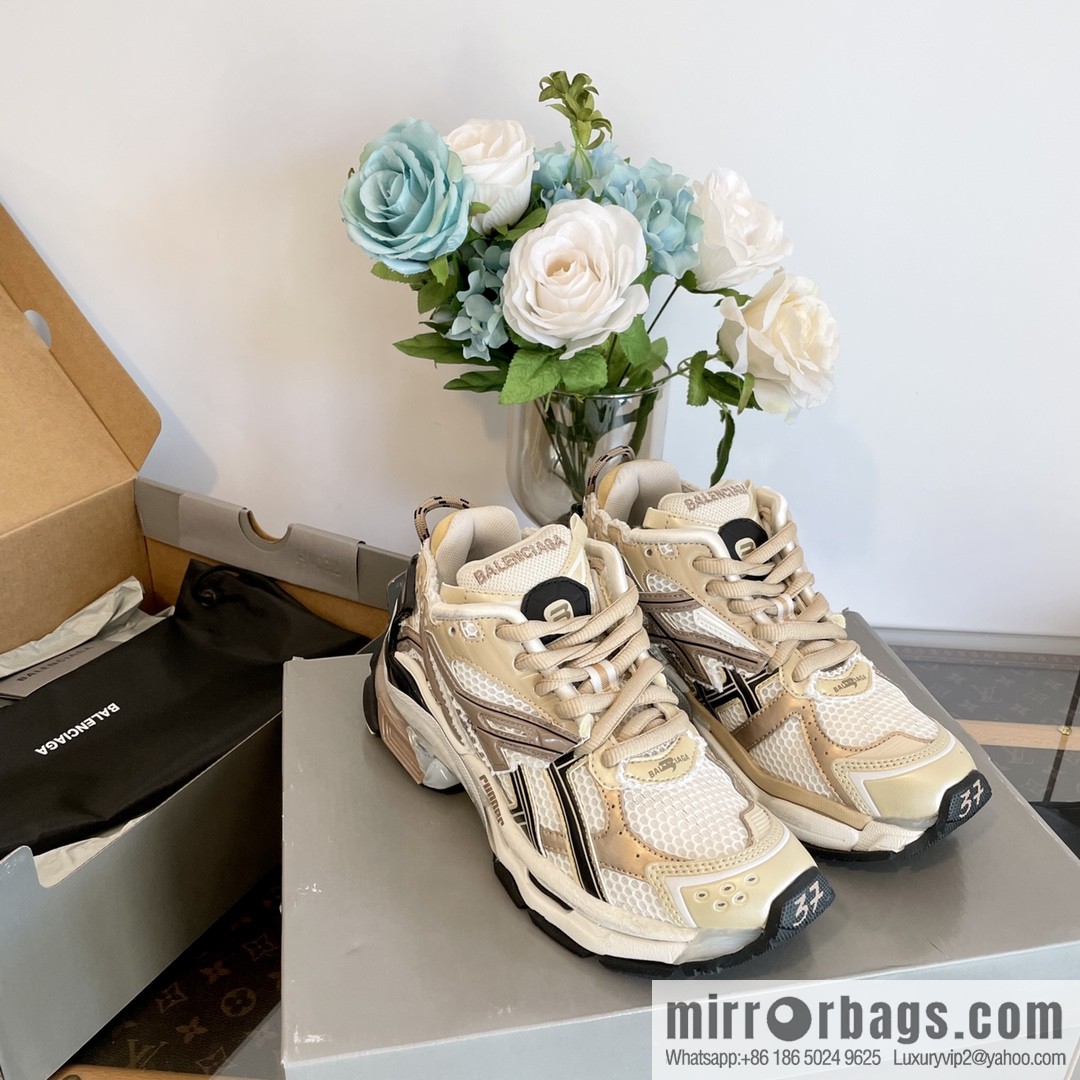 𝐁𝐚𝐥𝐞𝐧𝐜𝐢𝐚𝐠𝐚 𝐑𝐮𝐧𝐧𝐞𝐫| seven generations. Vintage do old dad sneakers
