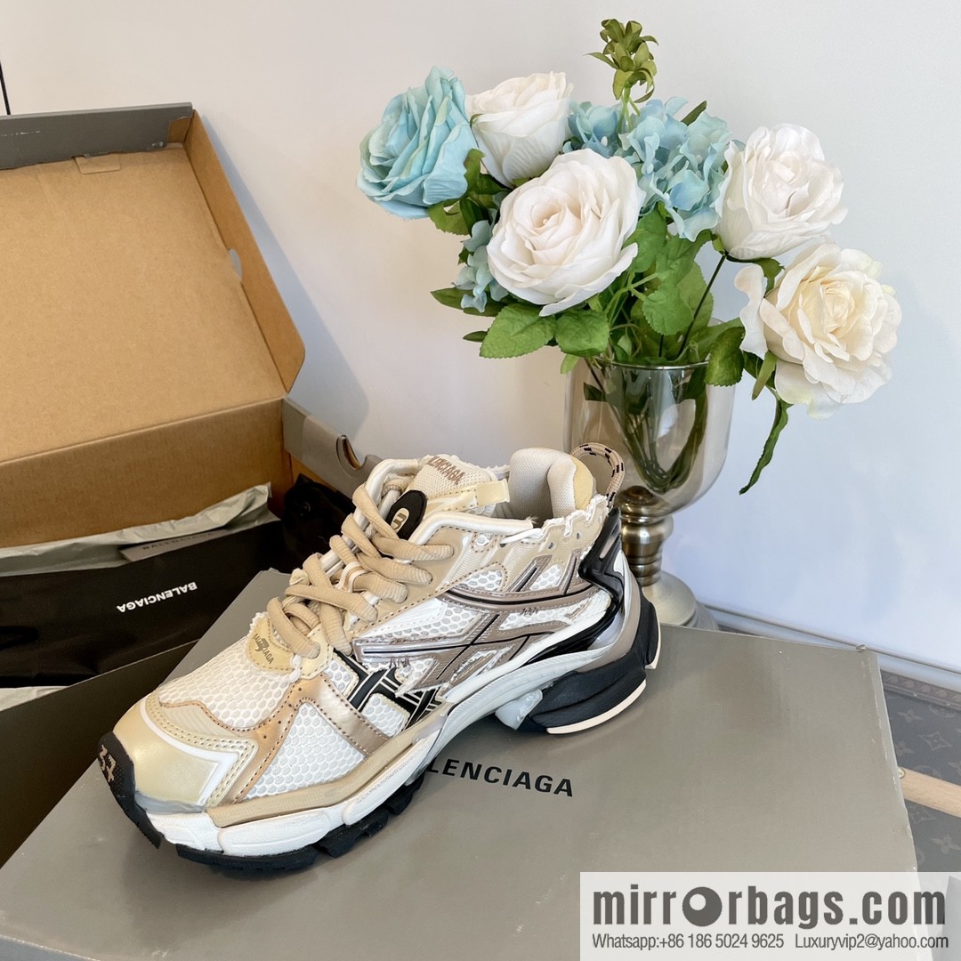 𝐁𝐚𝐥𝐞𝐧𝐜𝐢𝐚𝐠𝐚 𝐑𝐮𝐧𝐧𝐞𝐫| seven generations. Vintage do old dad sneakers