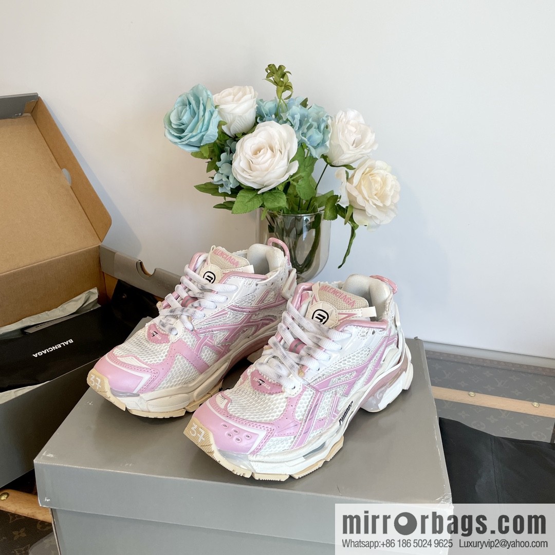 𝐁𝐚𝐥𝐞𝐧𝐜𝐢𝐚𝐠𝐚 𝐑𝐮𝐧𝐧𝐞𝐫| seven generations. Vintage do old dad sneakers