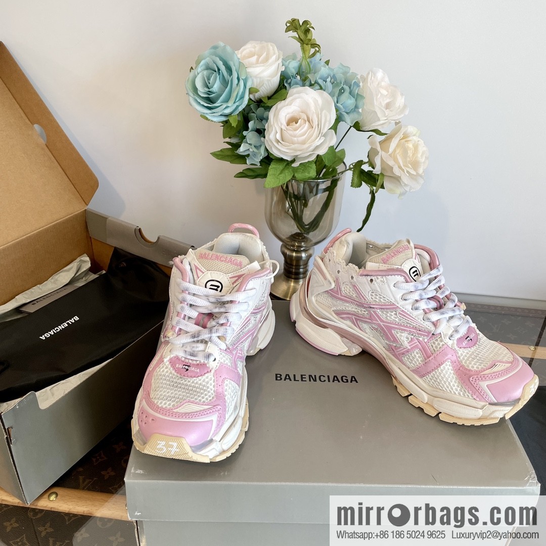 𝐁𝐚𝐥𝐞𝐧𝐜𝐢𝐚𝐠𝐚 𝐑𝐮𝐧𝐧𝐞𝐫| seven generations. Vintage do old dad sneakers