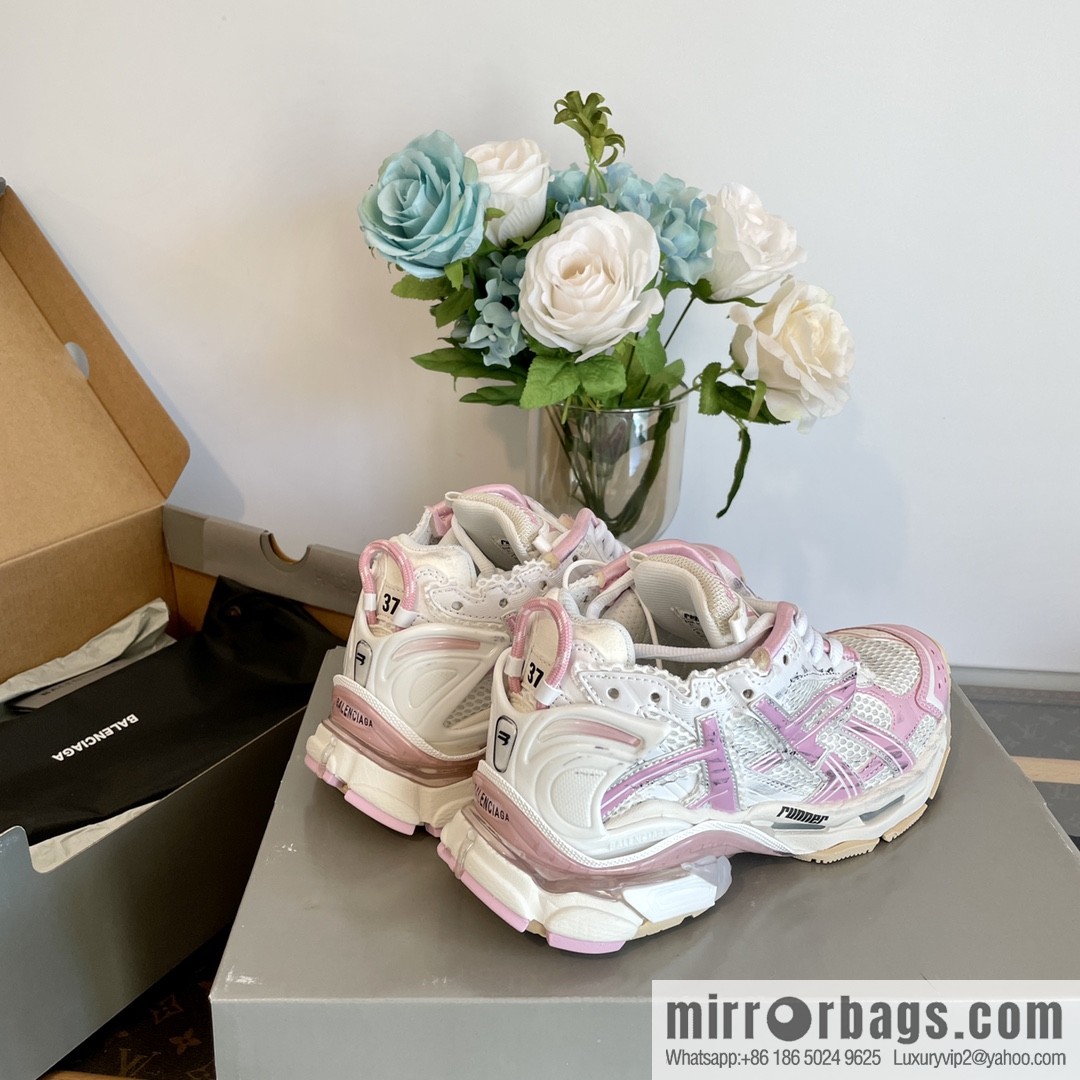 𝐁𝐚𝐥𝐞𝐧𝐜𝐢𝐚𝐠𝐚 𝐑𝐮𝐧𝐧𝐞𝐫| seven generations. Vintage do old dad sneakers