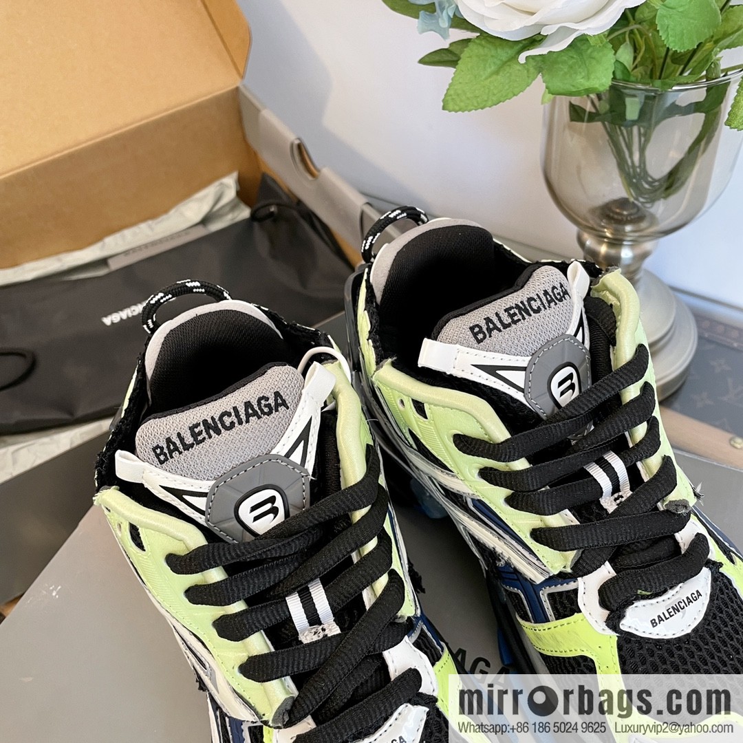 𝐁𝐚𝐥𝐞𝐧𝐜𝐢𝐚𝐠𝐚 𝐑𝐮𝐧𝐧𝐞𝐫| seven generations. Vintage do old dad sneakers