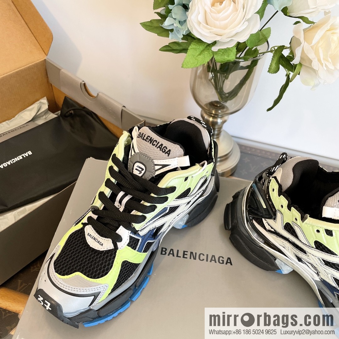 𝐁𝐚𝐥𝐞𝐧𝐜𝐢𝐚𝐠𝐚 𝐑𝐮𝐧𝐧𝐞𝐫| seven generations. Vintage do old dad sneakers