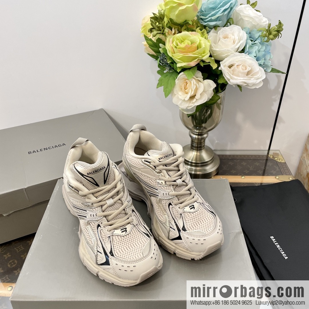 𝐁𝐚𝐥𝐞𝐧𝐜𝐢𝐚𝐠𝐚|||𝐗-𝐏𝐚𝐧𝐝𝐞𝐫 series. Vintage old spring shoes