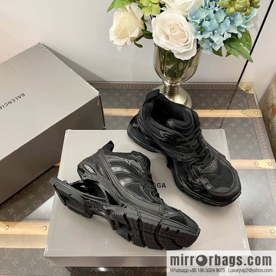 𝐁𝐚𝐥𝐞𝐧𝐜𝐢𝐚𝐠𝐚|||𝐗-𝐏𝐚𝐧𝐝𝐞𝐫 series. Vintage old spring shoes