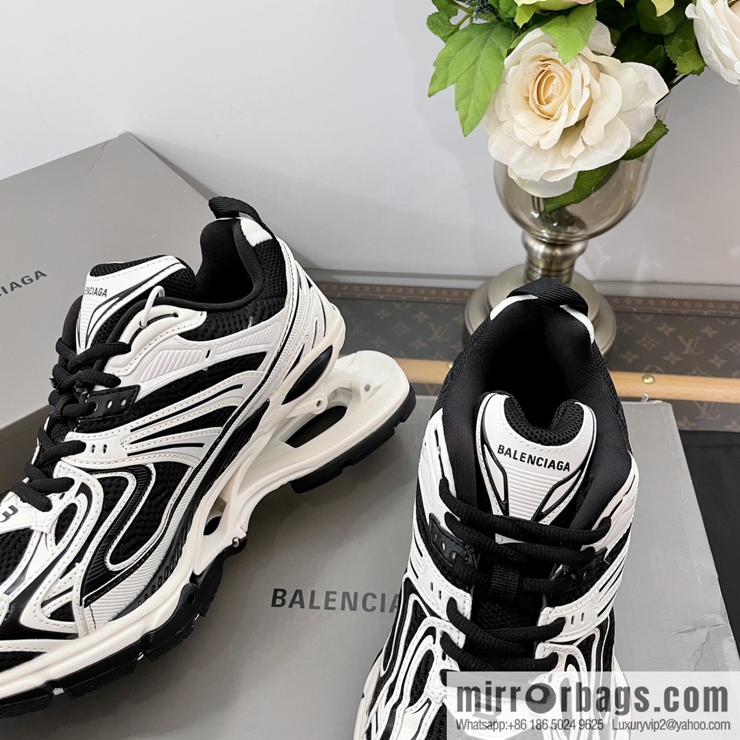 𝐁𝐚𝐥𝐞𝐧𝐜𝐢𝐚𝐠𝐚|||𝐗-𝐏𝐚𝐧𝐝𝐞𝐫 series. Vintage old spring shoes