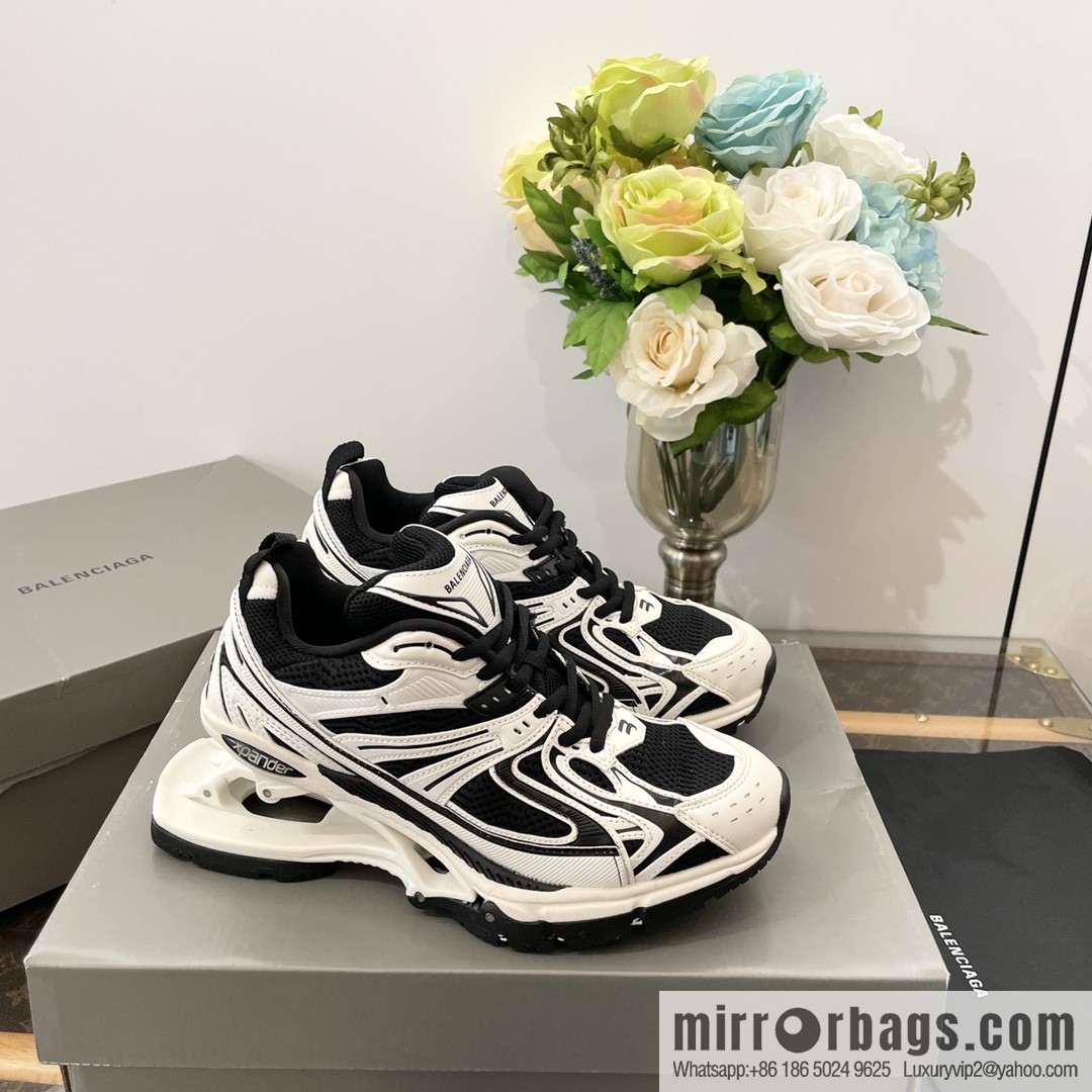 𝐁𝐚𝐥𝐞𝐧𝐜𝐢𝐚𝐠𝐚|||𝐗-𝐏𝐚𝐧𝐝𝐞𝐫 series. Vintage old spring shoes