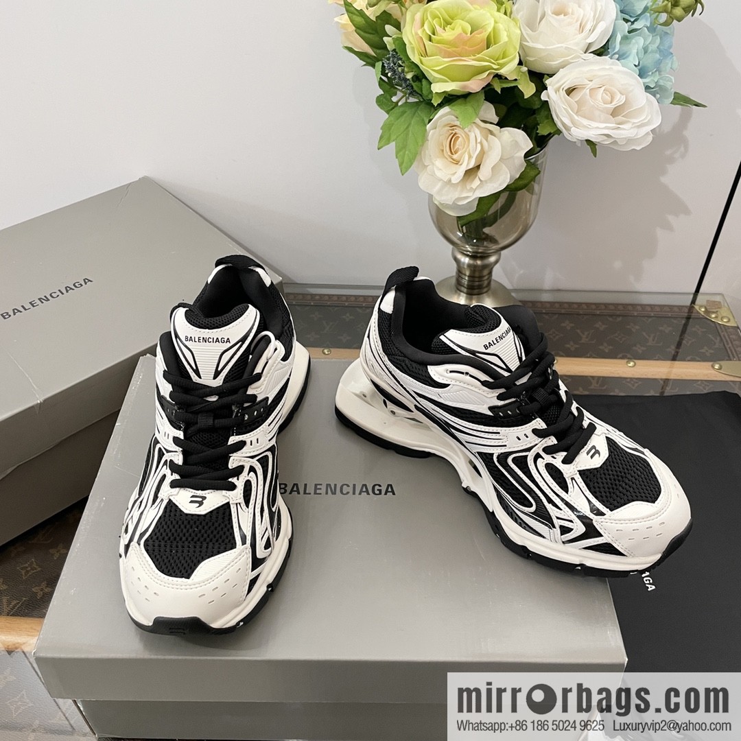 𝐁𝐚𝐥𝐞𝐧𝐜𝐢𝐚𝐠𝐚|||𝐗-𝐏𝐚𝐧𝐝𝐞𝐫 series. Vintage old spring shoes
