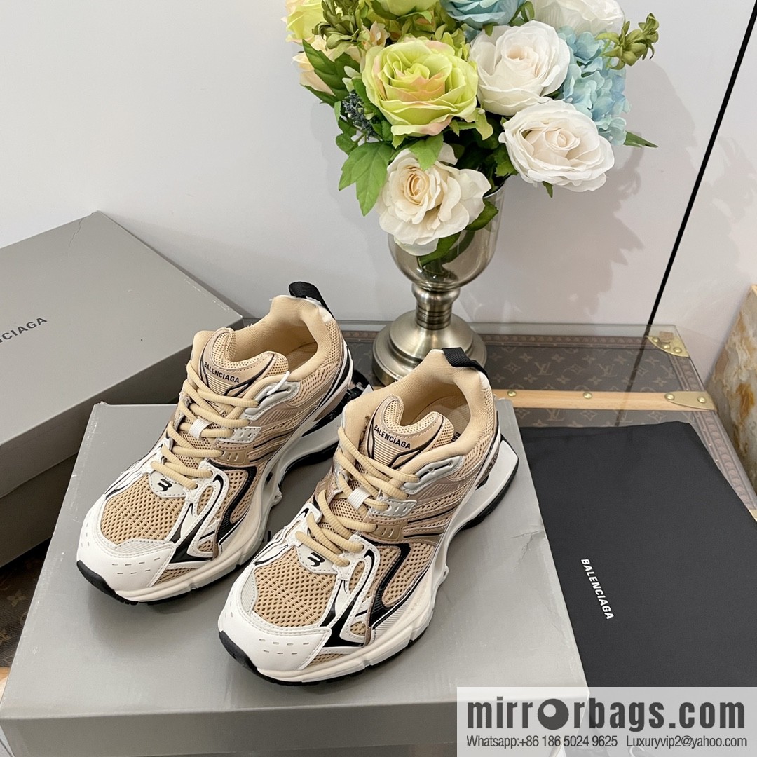 𝐁𝐚𝐥𝐞𝐧𝐜𝐢𝐚𝐠𝐚|||𝐗-𝐏𝐚𝐧𝐝𝐞𝐫 series. Vintage old spring shoes