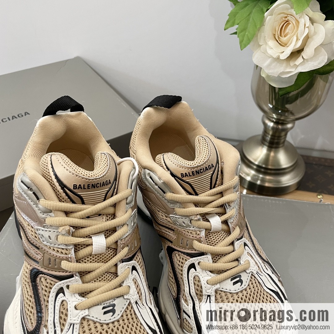 𝐁𝐚𝐥𝐞𝐧𝐜𝐢𝐚𝐠𝐚|||𝐗-𝐏𝐚𝐧𝐝𝐞𝐫 series. Vintage old spring shoes