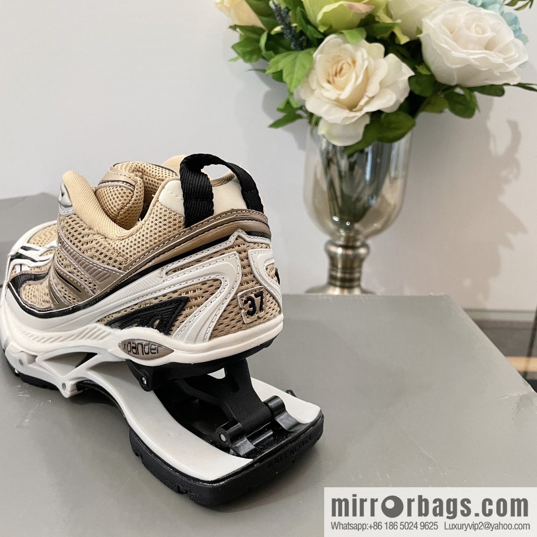 𝐁𝐚𝐥𝐞𝐧𝐜𝐢𝐚𝐠𝐚|||𝐗-𝐏𝐚𝐧𝐝𝐞𝐫 series. Vintage old spring shoes