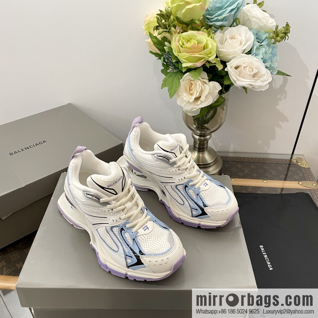 𝐁𝐚𝐥𝐞𝐧𝐜𝐢𝐚𝐠𝐚|||𝐗-𝐏𝐚𝐧𝐝𝐞𝐫 series. Vintage old spring shoes