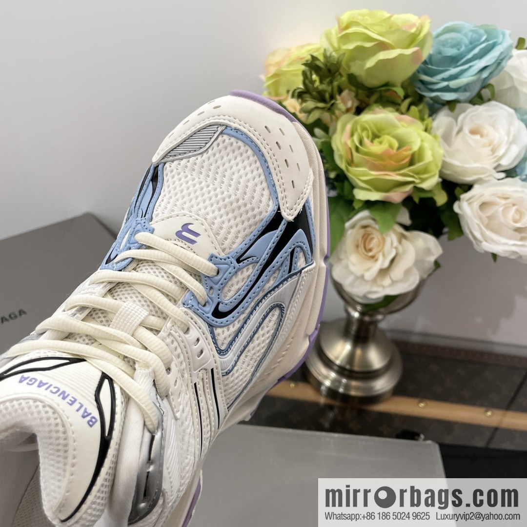 𝐁𝐚𝐥𝐞𝐧𝐜𝐢𝐚𝐠𝐚|||𝐗-𝐏𝐚𝐧𝐝𝐞𝐫 series. Vintage old spring shoes