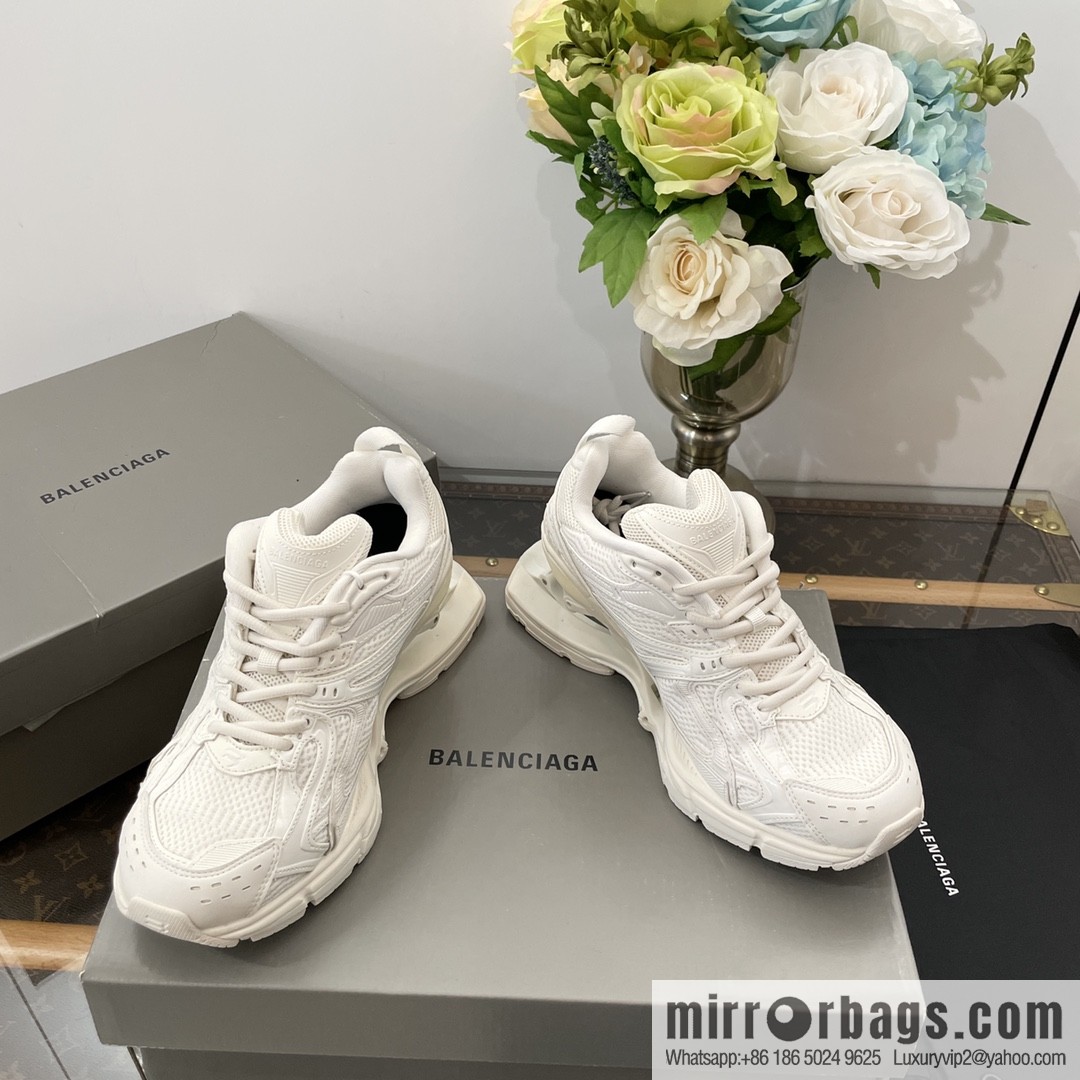 𝐁𝐚𝐥𝐞𝐧𝐜𝐢𝐚𝐠𝐚|||𝐗-𝐏𝐚𝐧𝐝𝐞𝐫 series. Vintage old spring shoes