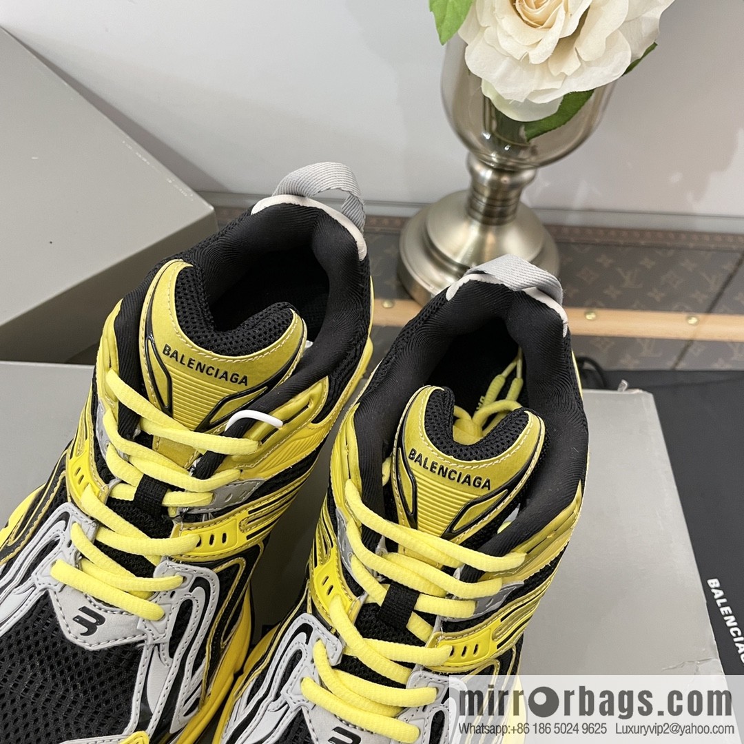 𝐁𝐚𝐥𝐞𝐧𝐜𝐢𝐚𝐠𝐚|||𝐗-𝐏𝐚𝐧𝐝𝐞𝐫 series. Vintage old spring shoes