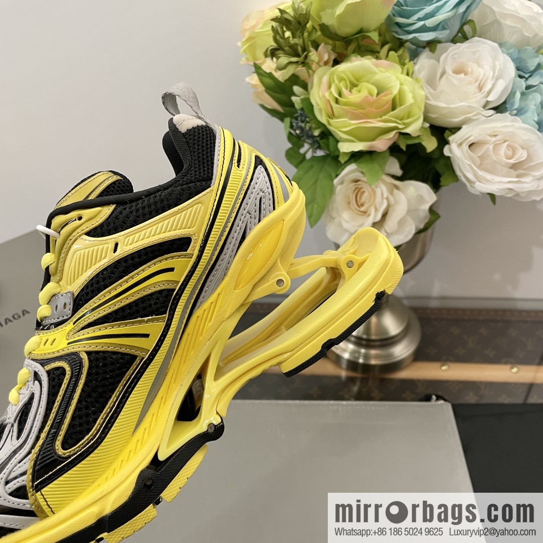 𝐁𝐚𝐥𝐞𝐧𝐜𝐢𝐚𝐠𝐚|||𝐗-𝐏𝐚𝐧𝐝𝐞𝐫 series. Vintage old spring shoes