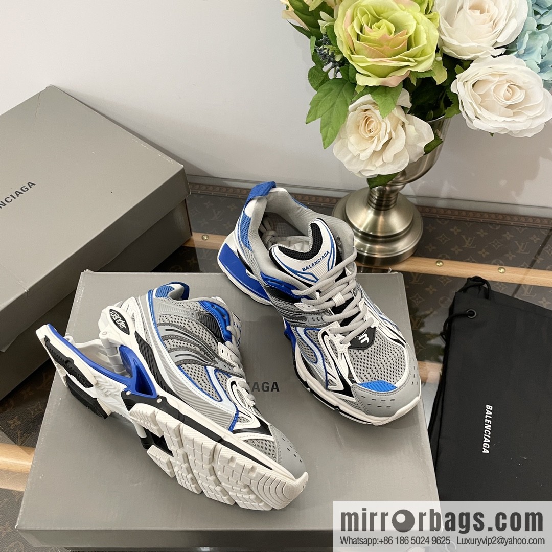 𝐁𝐚𝐥𝐞𝐧𝐜𝐢𝐚𝐠𝐚|||𝐗-𝐏𝐚𝐧𝐝𝐞𝐫 series. Vintage old spring shoes
