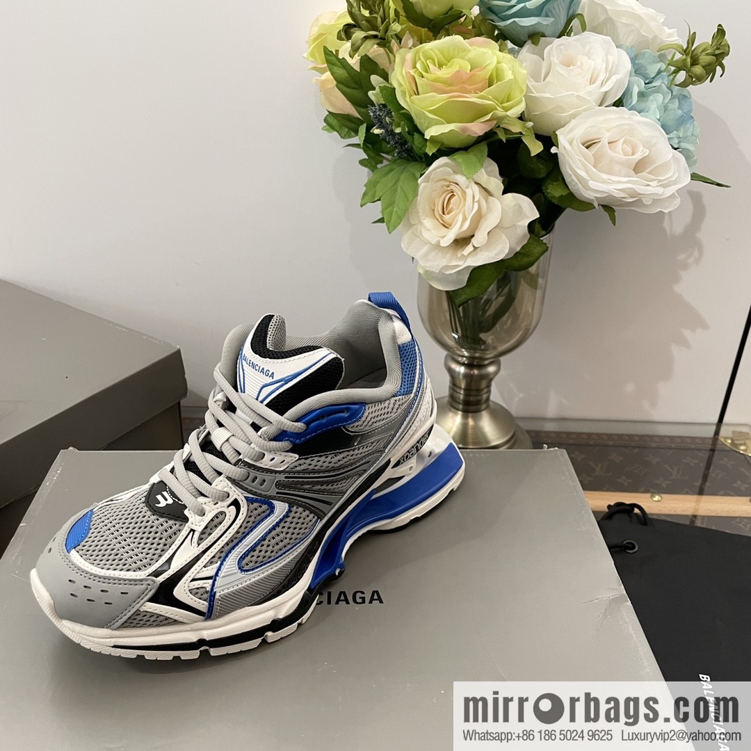 𝐁𝐚𝐥𝐞𝐧𝐜𝐢𝐚𝐠𝐚|||𝐗-𝐏𝐚𝐧𝐝𝐞𝐫 series. Vintage old spring shoes