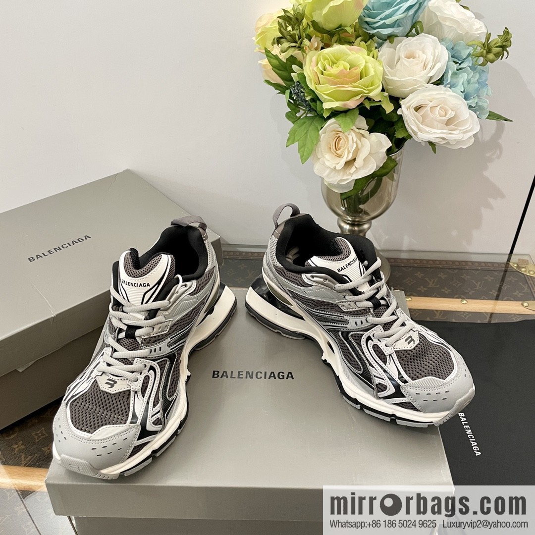 𝐁𝐚𝐥𝐞𝐧𝐜𝐢𝐚𝐠𝐚|||𝐗-𝐏𝐚𝐧𝐝𝐞𝐫 series. Vintage old spring shoes