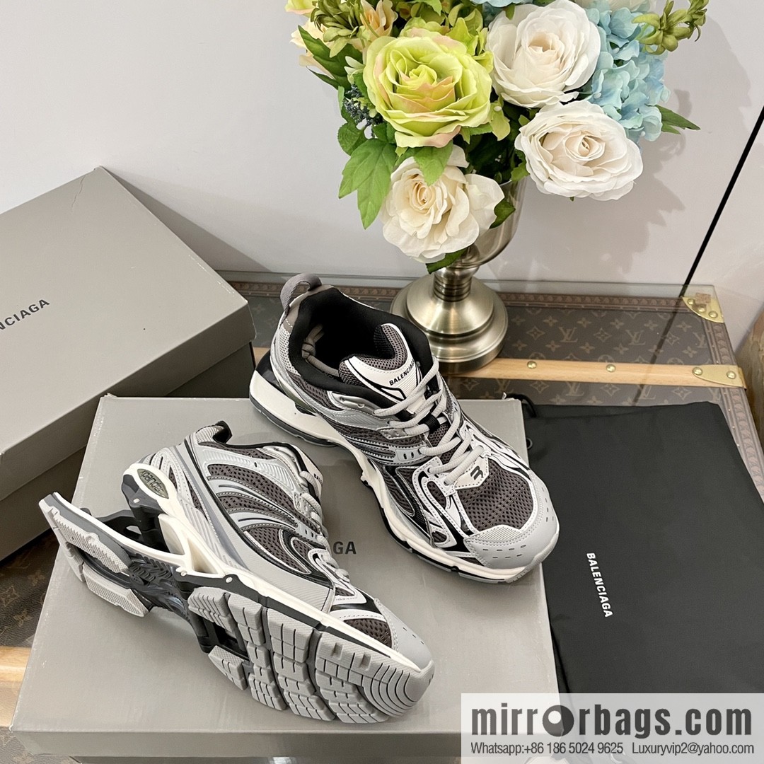 𝐁𝐚𝐥𝐞𝐧𝐜𝐢𝐚𝐠𝐚|||𝐗-𝐏𝐚𝐧𝐝𝐞𝐫 series. Vintage old spring shoes