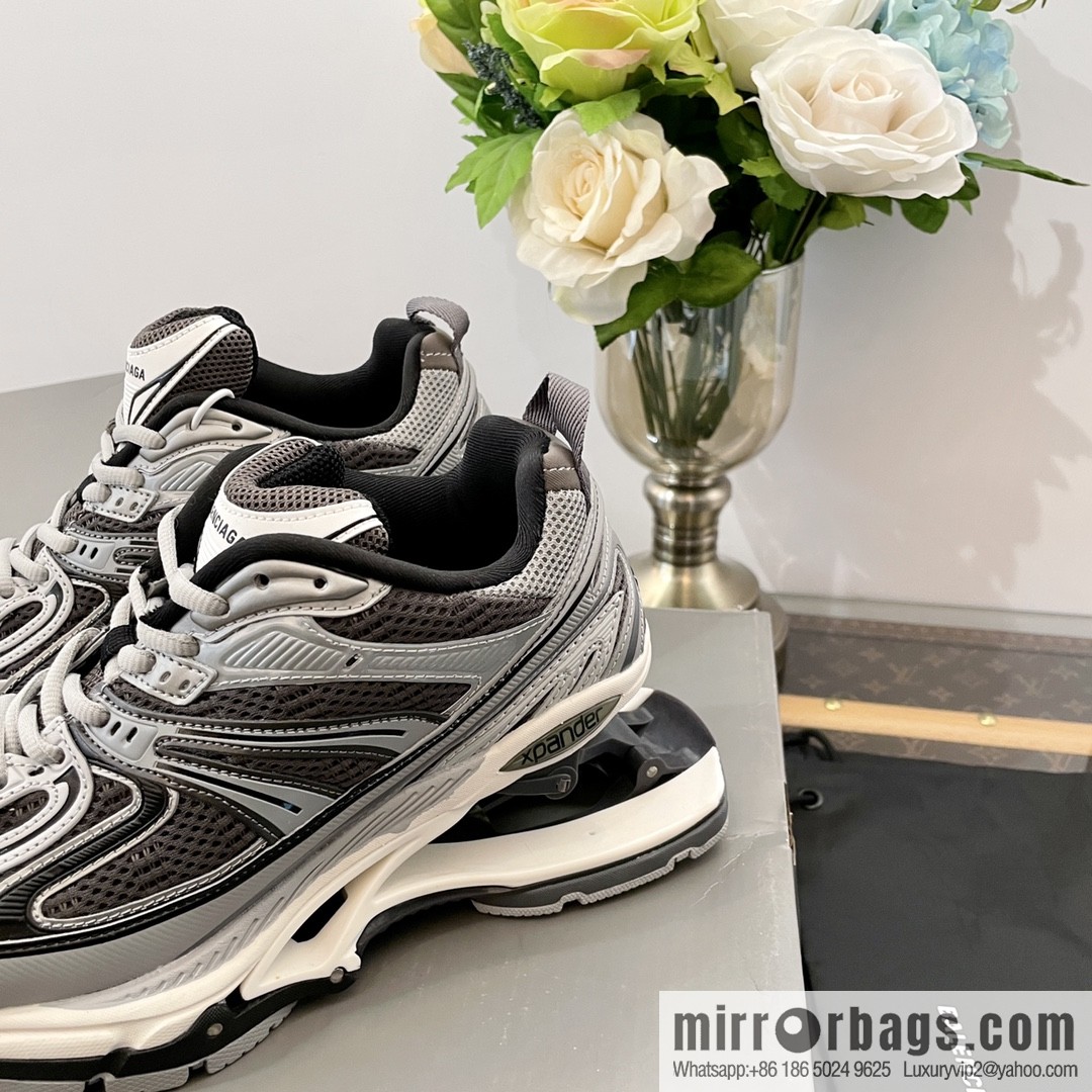 𝐁𝐚𝐥𝐞𝐧𝐜𝐢𝐚𝐠𝐚|||𝐗-𝐏𝐚𝐧𝐝𝐞𝐫 series. Vintage old spring shoes