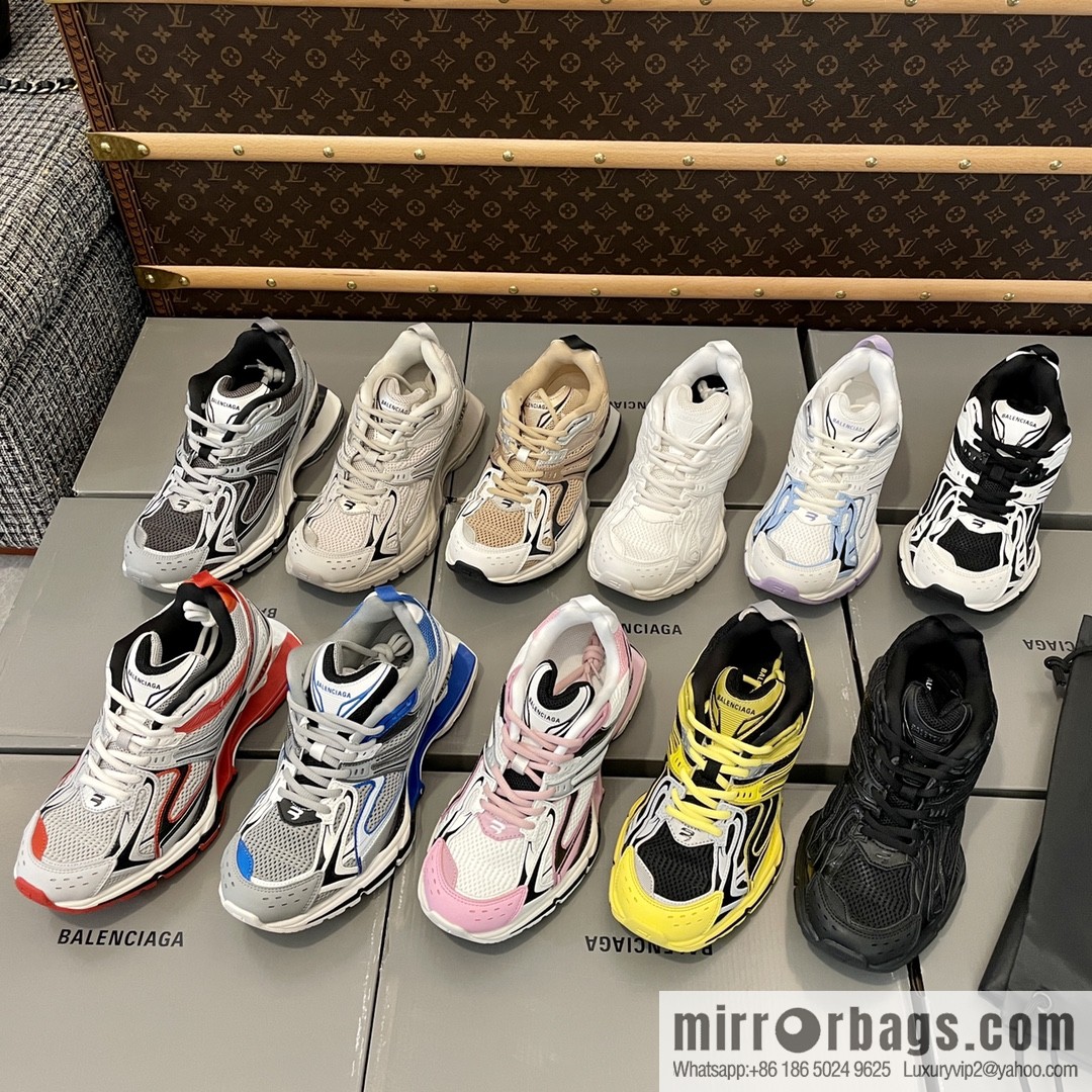 𝐁𝐚𝐥𝐞𝐧𝐜𝐢𝐚𝐠𝐚|||𝐗-𝐏𝐚𝐧𝐝𝐞𝐫 series. Vintage old spring shoes