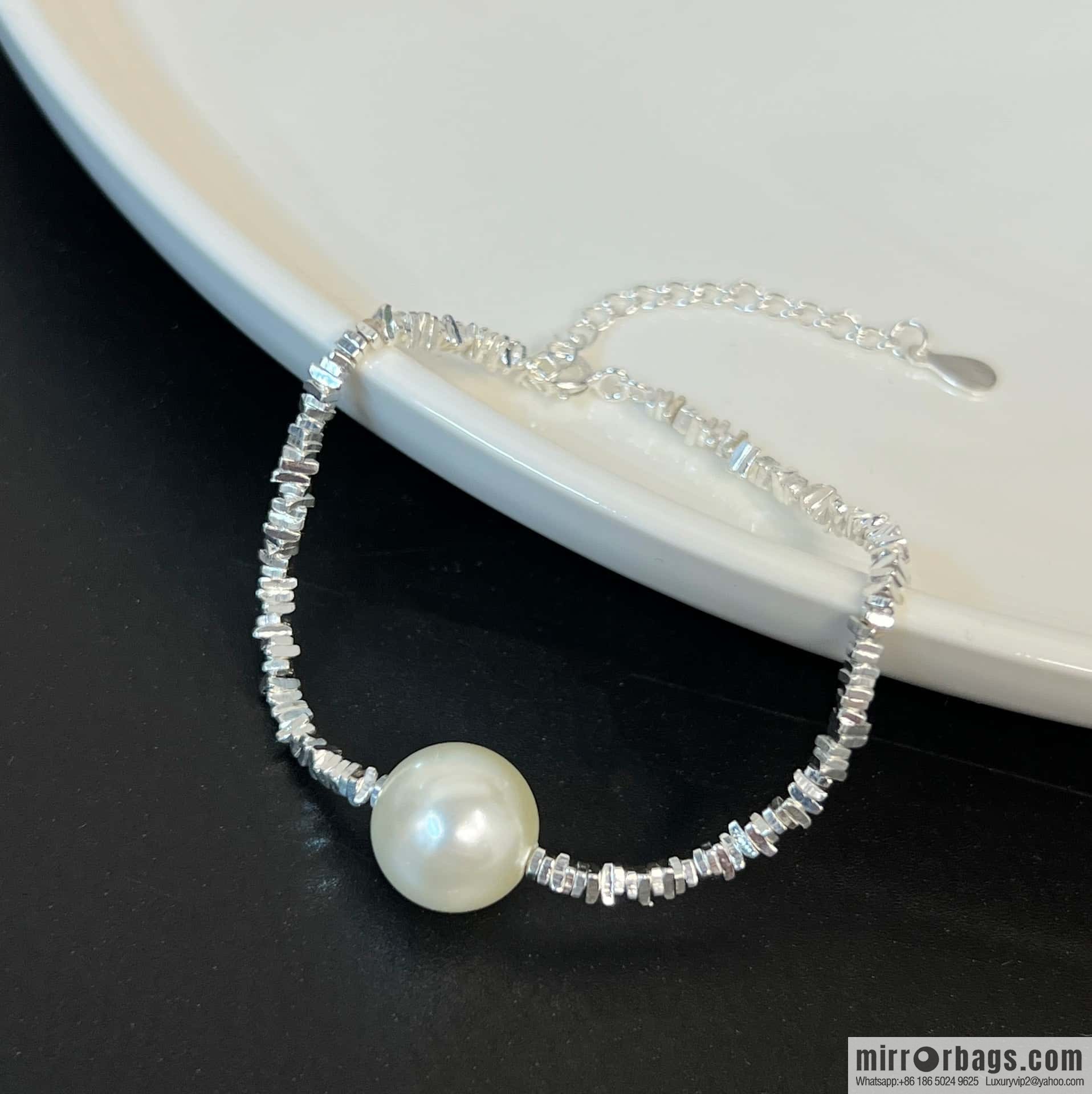 Celine new Internet celebrity explosion minimalist broken silver pearl bracelet, necklace