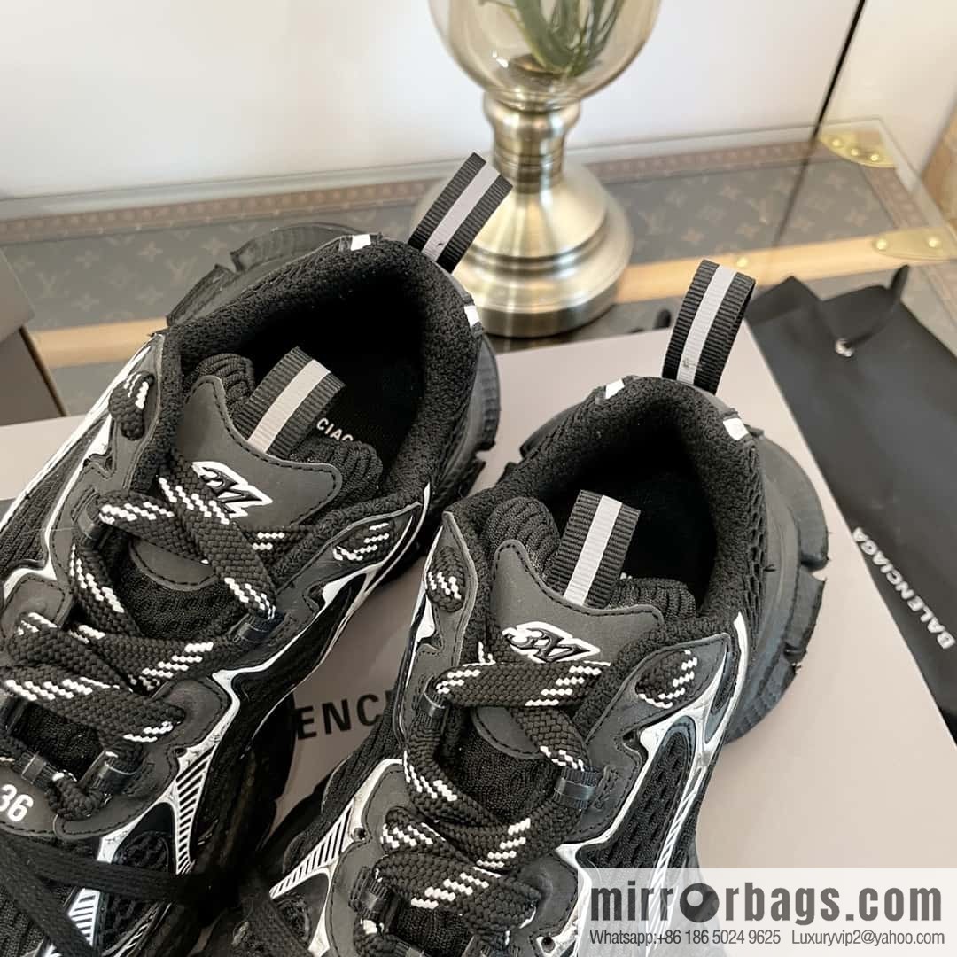 ๐๐๐ฅ๐๐ง๐๐ข๐๐ ๐โข 3 ๐๐|||๐๐๐๐ new Vintage old sports dad shoes