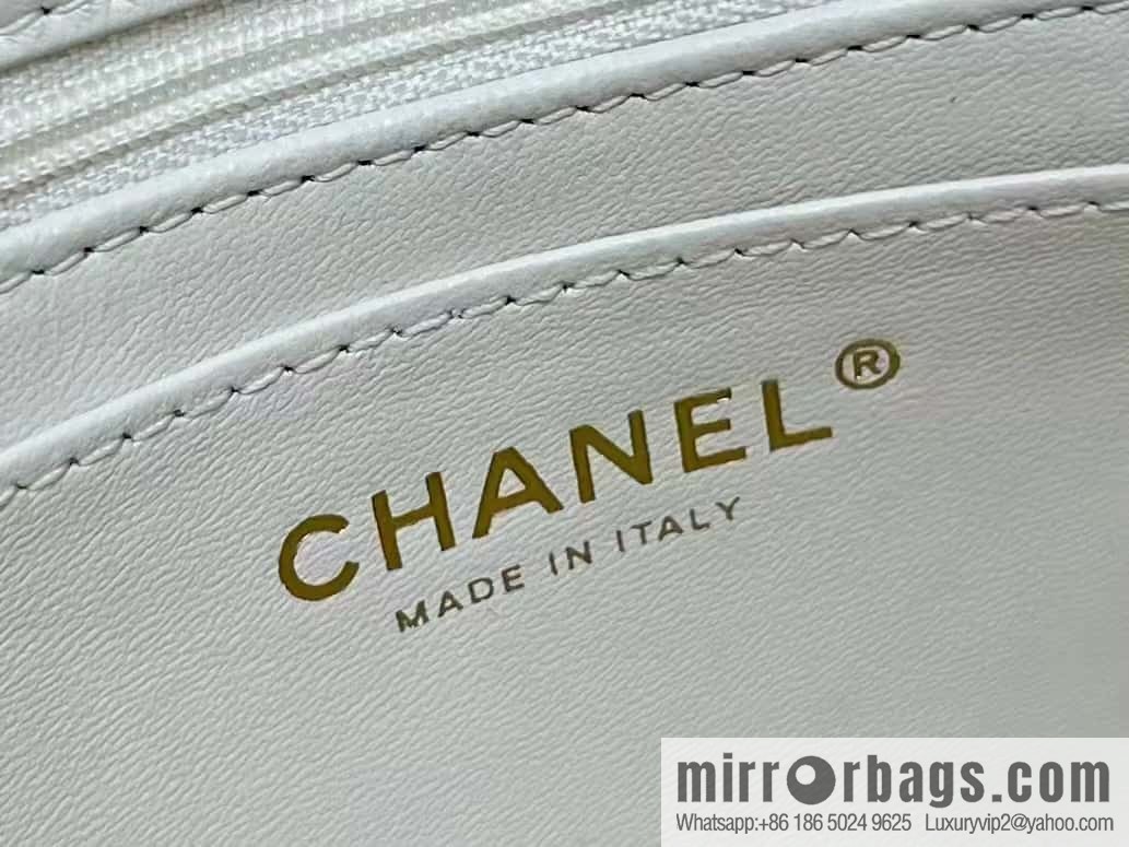 CHANEL 23C dice chain strap square fat man AS3744 white