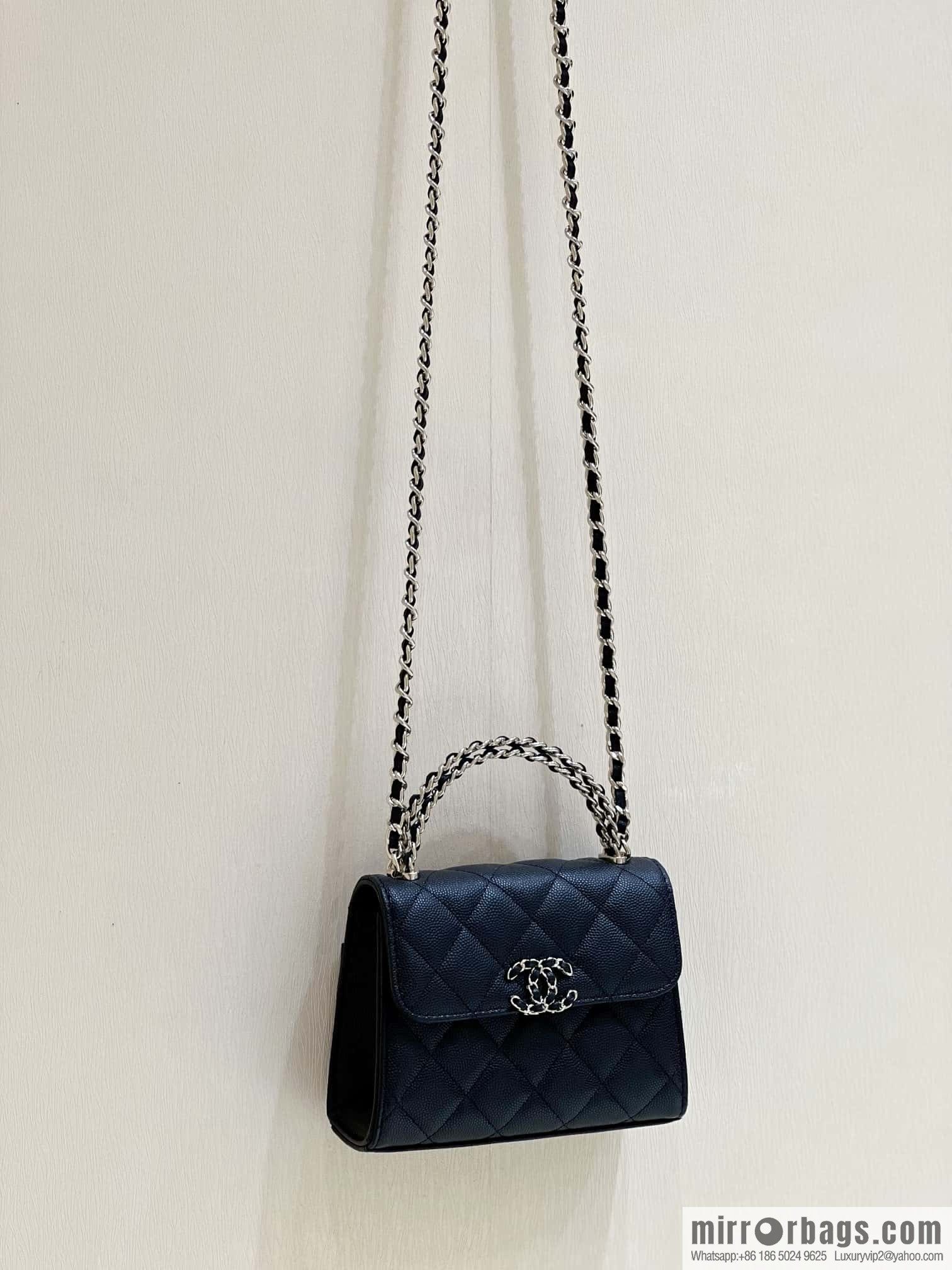 CHANEL 23P spring and summer trailer series Kelly leather handle bag AP3237 black
