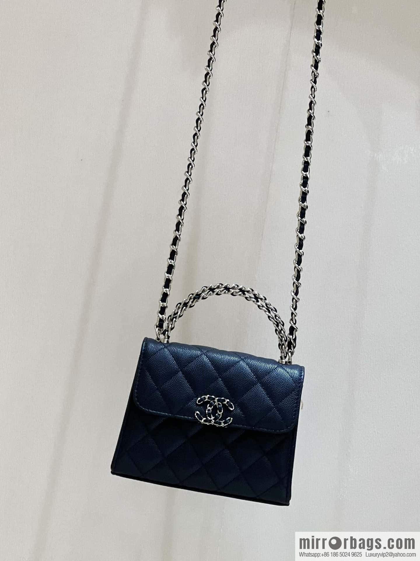 CHANEL 23P spring and summer trailer series Kelly leather handle bag AP3237 black