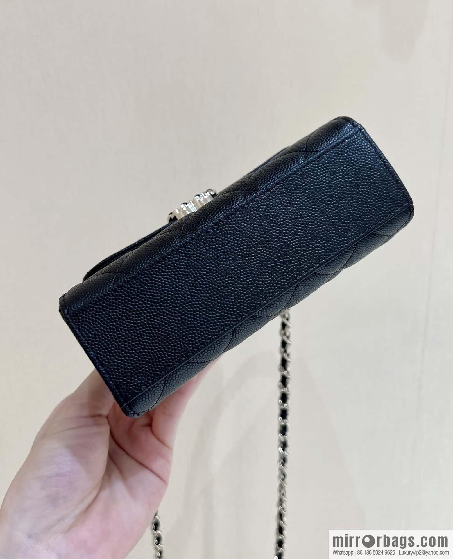 CHANEL 23P spring and summer trailer series Kelly leather handle bag AP3237 black