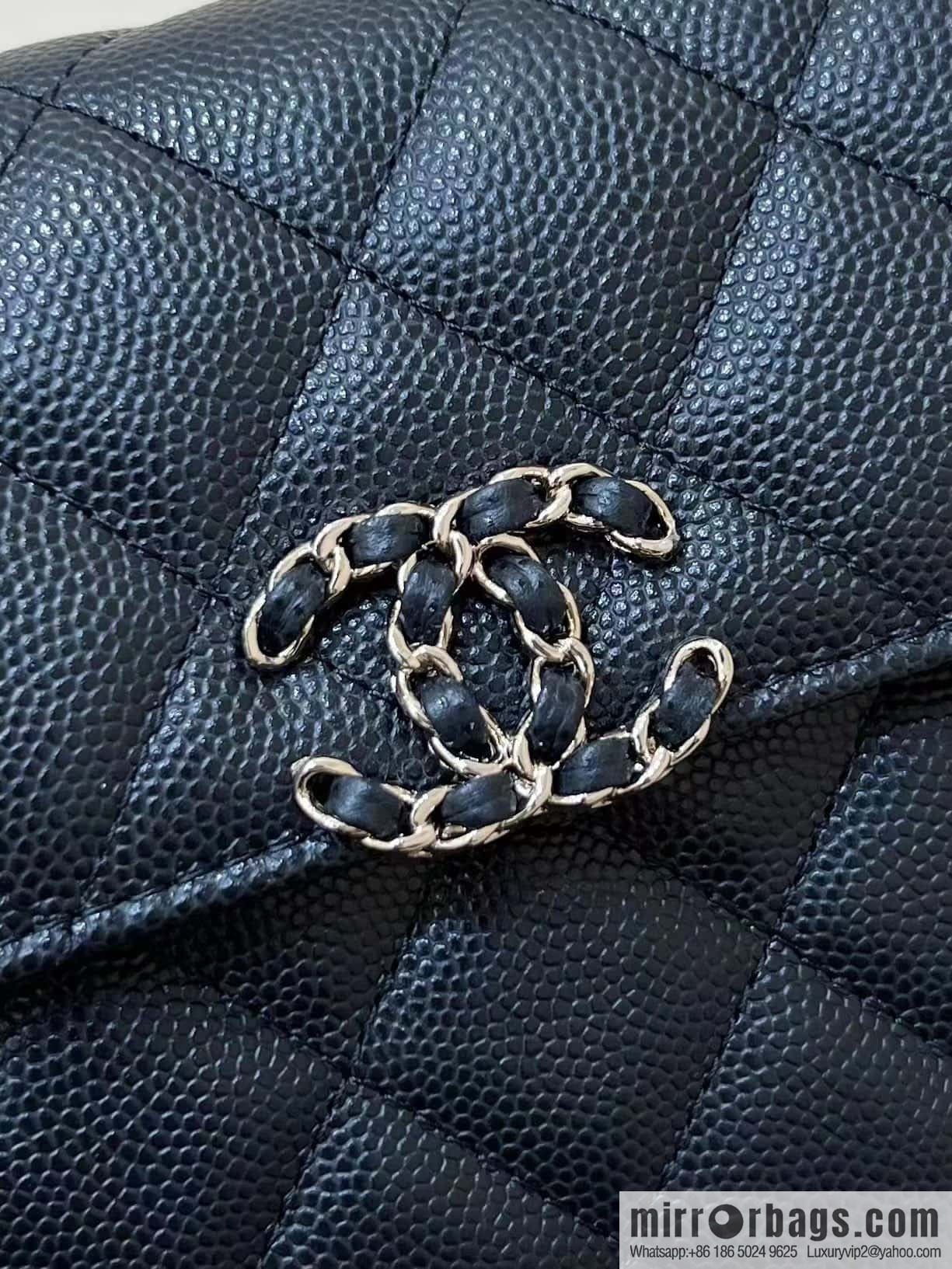 CHANEL 23P spring and summer trailer series Kelly leather handle bag AP3237 black