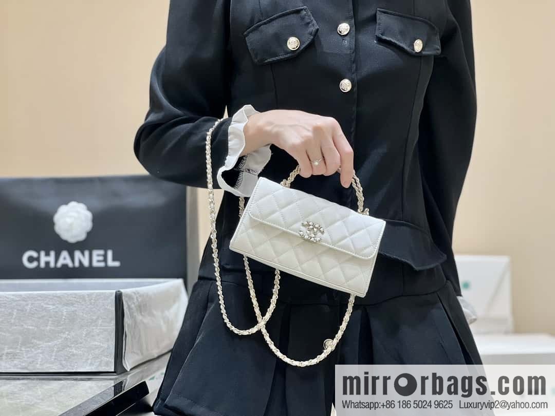 CHANEL 23P spring and summer trailer series Kelly leather handle bag AP3238 white