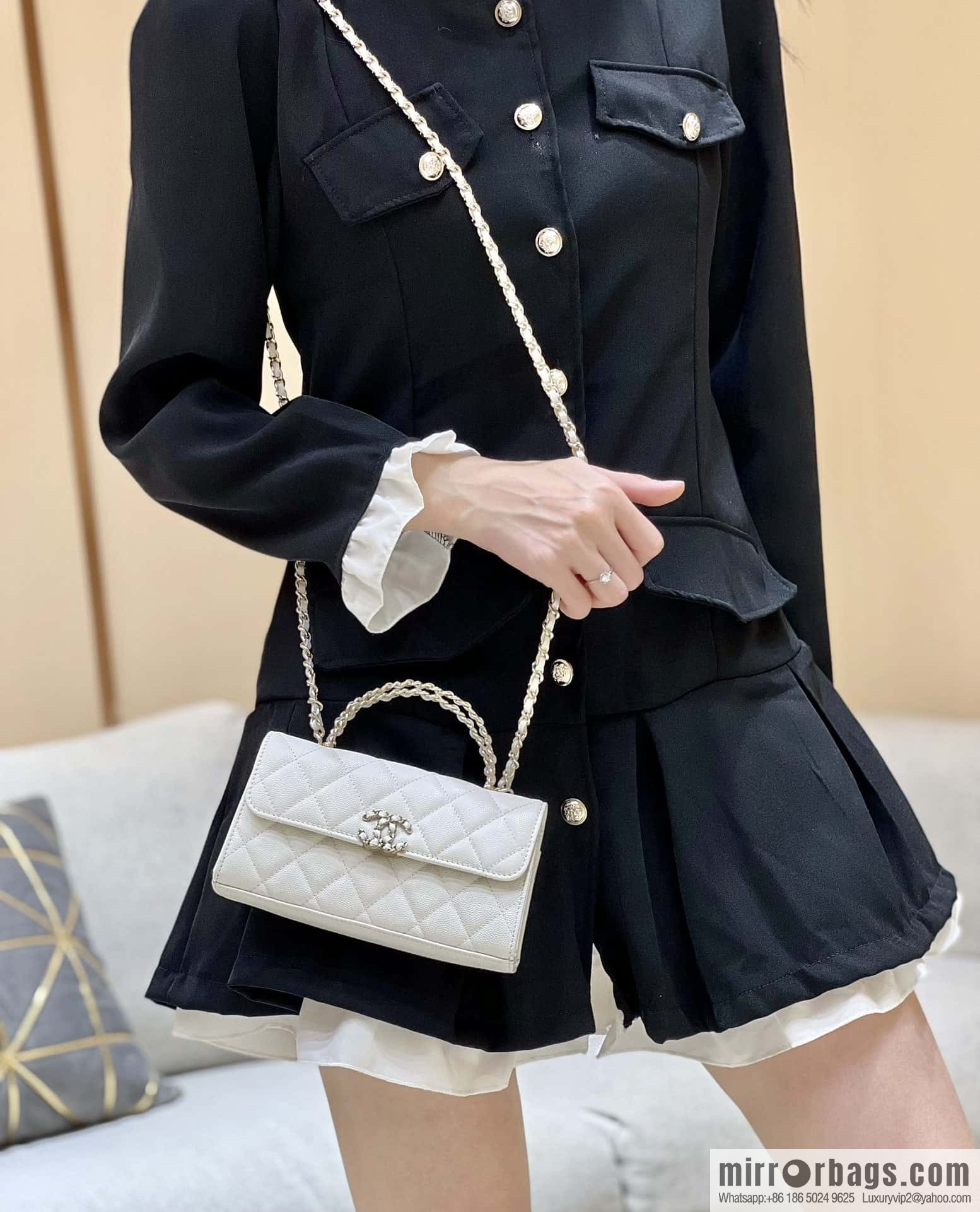 CHANEL 23P spring and summer trailer series Kelly leather handle bag AP3238 white