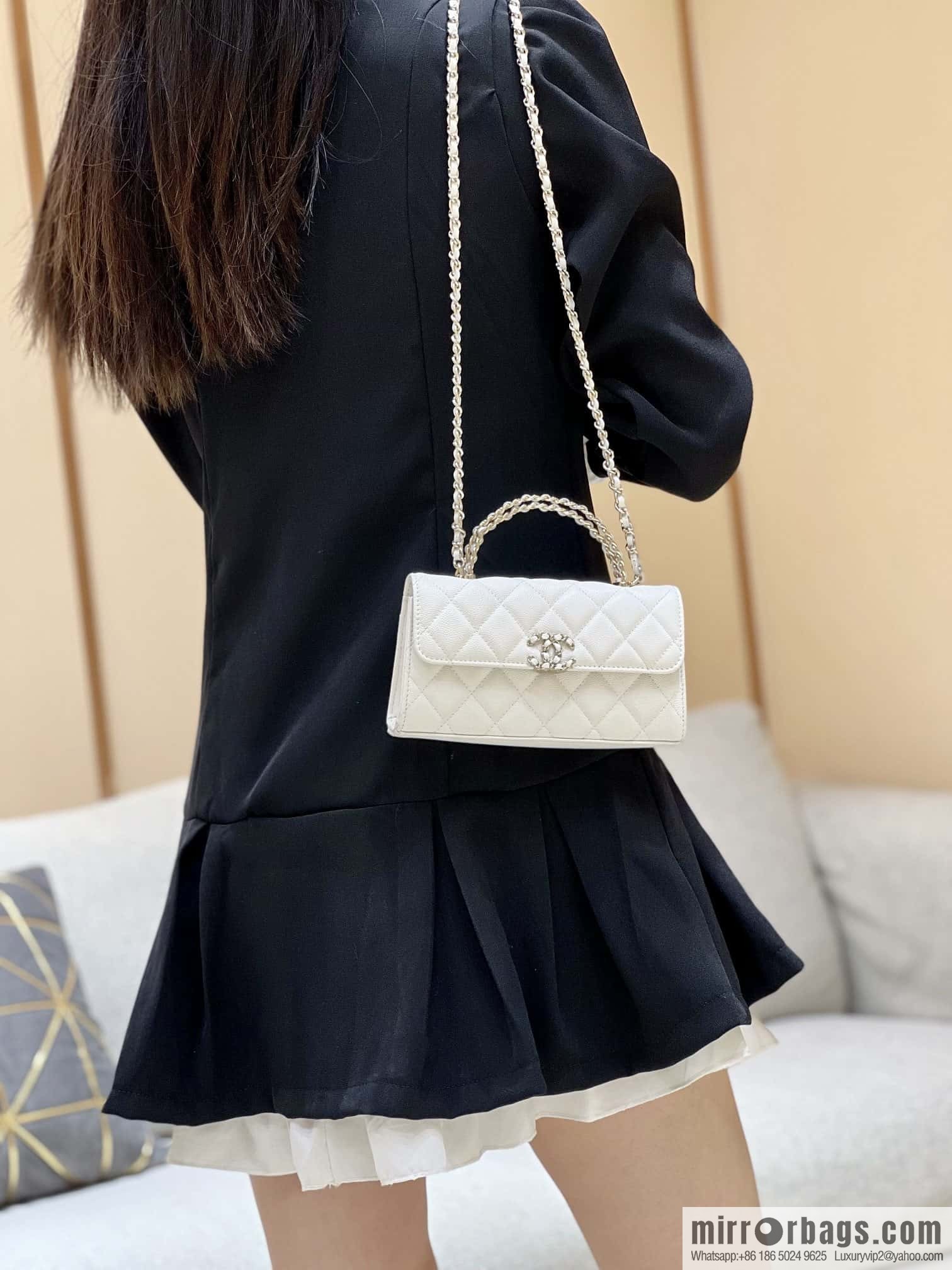 CHANEL 23P spring and summer trailer series Kelly leather handle bag AP3238 white