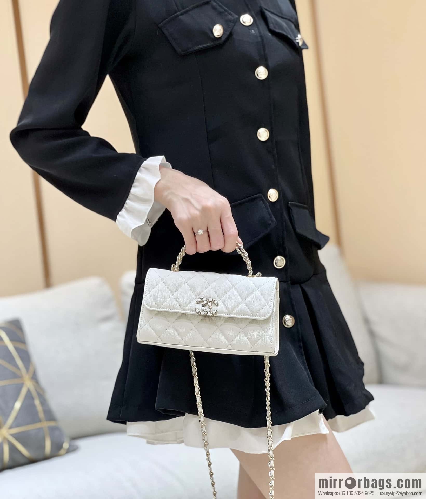 CHANEL 23P spring and summer trailer series Kelly leather handle bag AP3238 white