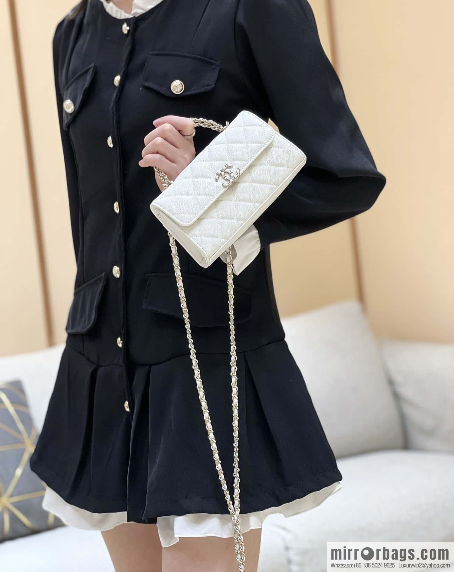CHANEL 23P spring and summer trailer series Kelly leather handle bag AP3238 white
