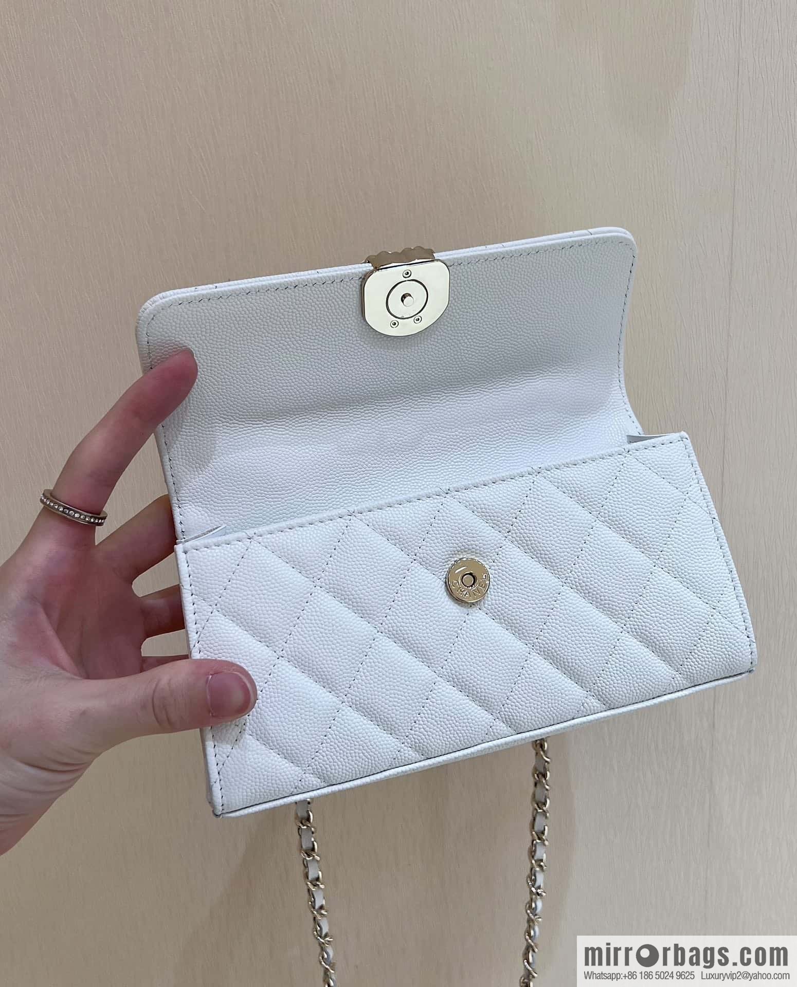 CHANEL 23P spring and summer trailer series Kelly leather handle bag AP3238 white